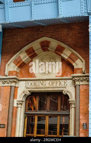 Architektonische Details, St. Pancras International Station, Euston Road, London, England Stockfoto