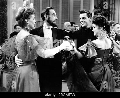 Ruth Hussey, Clifton Webb, Robert Wagner, Debra Paget, am Set des Films "Stars and Stripes Forever", 20. Century-Fox, 1952 Stockfoto