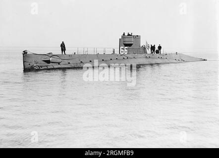 USS O-5 (SS-66) IM GANGE. Die USS O-5 war eines von 16 U-Booten der O-Klasse, die im Ersten Weltkrieg ca. für die US-Marine gebaut wurden. 1923 Stockfoto