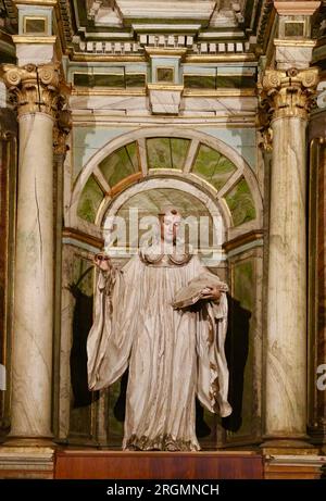 1776 Altar des Heiligen Bernhard in einer Seitenkapelle in der Kirche St. Martins Kloster San Martiño Pinario Santiago de Compostela Galicien Spanien Stockfoto