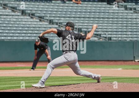 August 6 2023: Der Pitcher Nick Hernandez von El Paso (41) wirft während des Spiels mit El Paso Chihuahuas und Salt Lake Bees im Smiths Field in Salt Lake Ut einen Platz. David Seelig/Cal Sport Medi Stockfoto