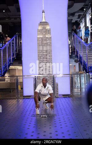 Ja Rule beleuchtet das Empire State Building in der Aufnahme des 50. Jahrestags von Hip-Hop im Empire State Building am 10. August 2023 in New York City. (Foto: Vanessa Carvalho) Kredit: Brazil Photo Press/Alamy Live News Stockfoto