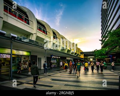 Die MRT-Station Paya Lebar befindet sich im kulturreichen Viertel Paya Lebar, Singapur. Stockfoto