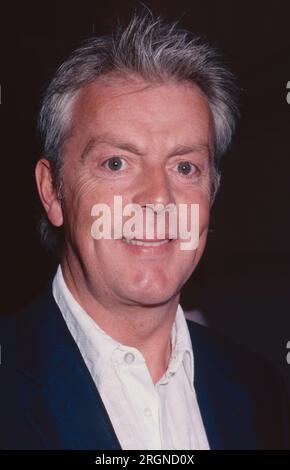 Der berühmte Friseur John Barrett nimmt am 16. Juni 1999 an der After-Party für die Premiere „ein idealer Ehemann“ im Pierre Hotel in New York City Teil. Foto: Henry McGee/MediaPunch Stockfoto