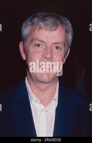 Der berühmte Friseur John Barrett nimmt am 14. Juli 1998 an der Bastille Day Bash Teil, bei der Celine-Designer Michael Kors in New York City geehrt wird. Foto: Henry McGee/MediaPunch Stockfoto