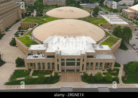 Eine allgemeine Gesamtansicht des Purcell Pavillons und des Joyce Center auf dem Campus Notre Dame, Montag, 7. August 2023, in South Bend, Ind Stockfoto