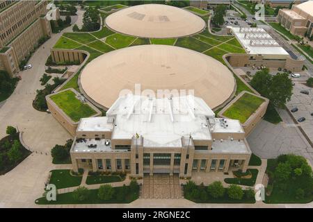 Eine allgemeine Gesamtansicht des Purcell Pavillons und des Joyce Center auf dem Campus Notre Dame, Montag, 7. August 2023, in South Bend, Ind Stockfoto