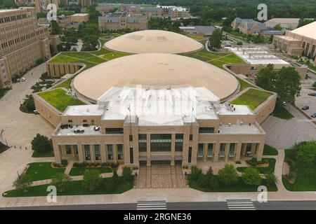 Eine allgemeine Gesamtansicht des Purcell Pavillons und des Joyce Center auf dem Campus Notre Dame, Montag, 7. August 2023, in South Bend, Ind Stockfoto