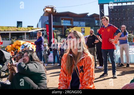 Sydney, Australien. 11. Aug. 2023. Sydney, Australien, August 10. 2023: Fans der Niederlande und Spaniens vor der Endpfeife beim FIFA Fanfestival 2023 während des Fußballspiels der FIFA Womens World Cup 2023 zwischen Spanien und den Niederlanden in Sydney, Australien. (Daniela Porcelli/SPP) Kredit: SPP Sport Press Photo. Alamy Live News Stockfoto