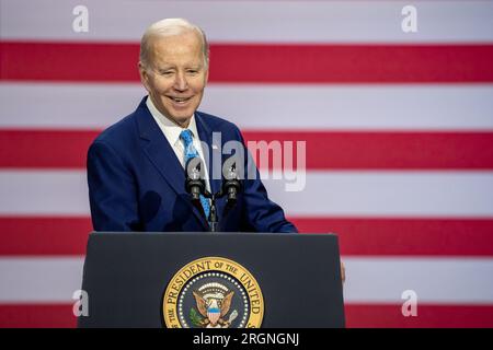 Reportage: President Biden Besuch in Virginia Beach für eine Rede über das Gesundheitswesen (2023) - Präsident Joe Biden spricht über den Schutz des Zugangs zu erschwinglicher Gesundheitsversorgung, Dienstag, 28. Februar 2023, im Kempsville Recreation Center in Virginia Beach, Virginia. Stockfoto