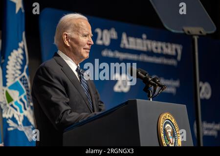 Reportage: 20. Jahre Homeland Security Event (2023) - Präsident Joe Biden spricht anlässlich einer Veranstaltung anlässlich des 20. Jahrestages des Department of Homeland Security am Mittwoch, den 1. März 2023, in der DHS St. Elizabeth's Campus in Washington, D.C. Stockfoto