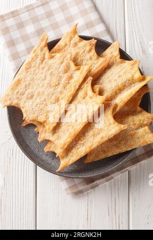 Oreillettes oder Chiacchiere ist ein traditionelles Dessert, das normalerweise während der Feiertage in Italien und in Frankreich zu Weihnachten verkauft wird, sowie Karnevalsschluss am Donnerstag Stockfoto