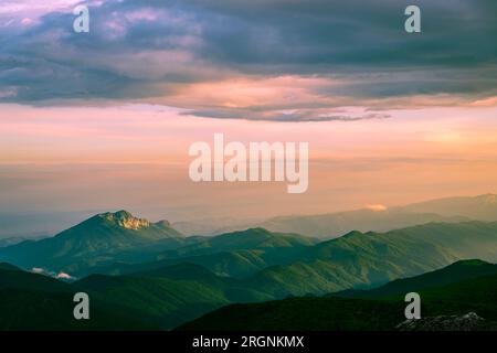 Wunderschöne Farben bei Sonnenuntergang Stockfoto