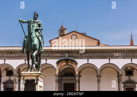 Bronzestatue von Ferdinando I auf der Piazza SS Annunziata, Florenz, Toskana, Italien Stockfoto