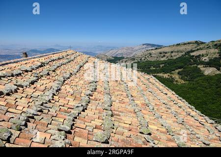 Fußweg „579 - Sentiero dei Pellegrini“ zum „Santuario Madonna dall'Alto“ im Park von Madonie, Sizilien, Italien (10) Stockfoto