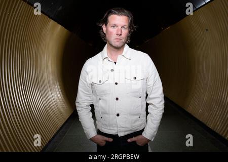 Christian Grahn (Chris Dangerous) von der schwedischen Rockband The Hives, fotografiert in Stockholm, Schweden, am 09. August 2023. Foto: MICKAN Palmqvist/TT/Code 11576 Stockfoto