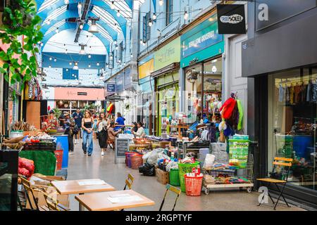 Brixton Village, beliebte angesagte Markthalle mit Geschäften, Bars, Restaurants, Verkaufsständen, South Lonndon, England, Großbritannien Stockfoto