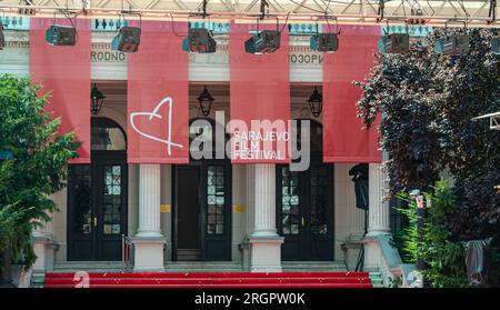 Das Nationaltheater ist bereit für das Sarajevo Film Festival 2023 Stockfoto