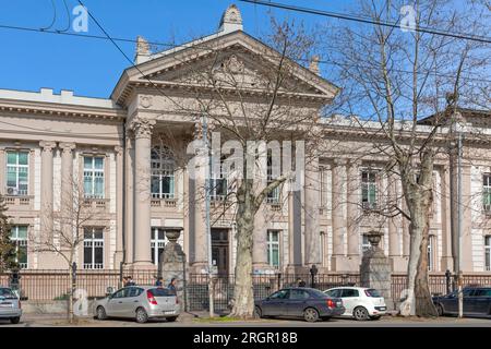 Belgrad, Serbien - 15. März 2020: Universitätsbibliothek Svetozar Markovic am Boulevar König Alexander in der Hauptstadt. Stockfoto