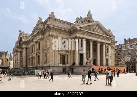 Brüssel, Belgien. 11. Aug. 2023. Abbildung zeigt das Börsengebäude im Stadtzentrum von Brüssel am Freitag, den 11. August 2023. BELGA FOTO JAMES ARTHUR GEKIERE Kredit: Belga News Agency/Alamy Live News Stockfoto