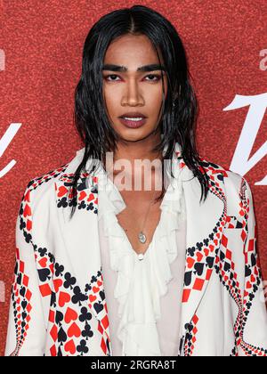 HOLLYWOOD, LOS ANGELES, KALIFORNIEN, USA - AUGUST 10: Philippinisch-amerikanischer Schönheitseinflussnehmer und Social-Media-Persönlichkeit Bretman Rock trifft auf der Variety 2023 Power of Young Hollywood Celebration ein, die am 10. August 2023 im NeueHouse Los Angeles in Hollywood, Los Angeles, Kalifornien, USA stattfindet. (Foto von Xavier Collin/Image Press Agency) Stockfoto