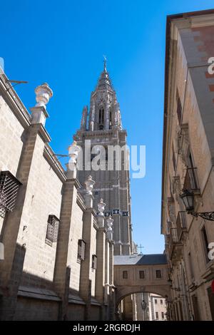 Toledo, Spanien, 02 2022. August. Detail der Kirche der Heiligen Primatskirche von Toledo. Stockfoto