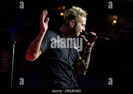 Nashville, Tennessee, USA. 10. August 2023. OneRepublic tritt im Rahmen der Bud Light Backyard Tour im Skydeck der Assembly Food Hall auf dem Broadway auf. Kredit: Kindell Buchanan/Alamy Live News. Stockfoto