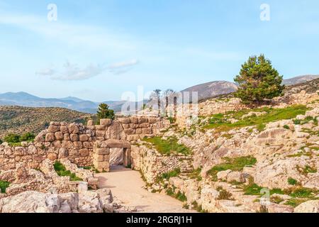 Mykines, Peloponnes, Griechenland - 07. Januar 2010, Löwentor an der archäologischen Stätte von Mykene. Blick von der Akropolis. Stockfoto