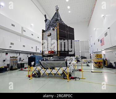 Der NASA Psyche-Satellit sitzt am Freitag, den 11. August 2023, in der Astrotech-Einrichtung, direkt vor dem Kennedy Space Center, Florida. Das Raumschiff wird Anfang Oktober gestartet. Der Satellit wird eine sechsjährige Reise Unternehmen, um den gleichnamigen Asteroiden zu erkunden. Foto: Joe Marino/UPI Credit: UPI/Alamy Live News Stockfoto