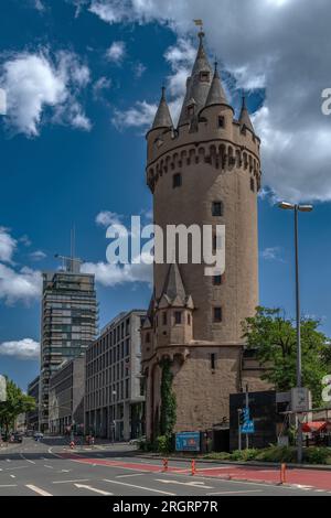 Das alte mittelalterliche Stadttor Eschenheimer Turm, Frankfurt Stockfoto