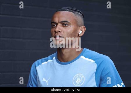 Burnley, Großbritannien. 11. Aug. 2023. Manuel Akanji aus Manchester City erscheint während des Premier-League-Spiels Burnley gegen Manchester City auf der Turf Moor, Burnley, Großbritannien, 11. August 2023 (Foto von Mark Cosgrove/News Images) in Burnley, Großbritannien, am 8./11. August 2023. (Foto: Mark Cosgrove/News Images/Sipa USA) Guthaben: SIPA USA/Alamy Live News Stockfoto