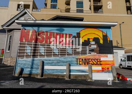 Nashville, Tennessee, USA. 8. Aug. 2023. Die Stadt Nashville, TN, am Cumberland River aus der Vogelperspektive. Die Stadt ist die Hauptstadt des Volunteer State. (Kreditbild: © Walter G Arce SR Grindstone medi/ASP) NUR REDAKTIONELLE VERWENDUNG! Nicht für den kommerziellen GEBRAUCH! Stockfoto