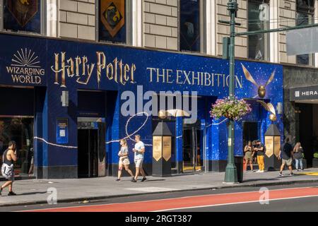 Die Harry Potter Ausstellung wurde im Mai 2023 auf der W. 34. St. in Midtown Manhattan, New York City, USA, für die Öffentlichkeit eröffnet Stockfoto