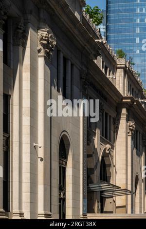 Die Fassade der Moynihan Train Hall 2023, New York City, USA Stockfoto