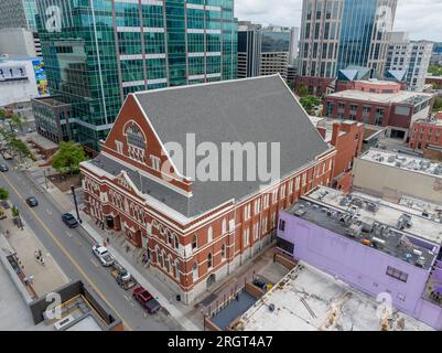 Nashville, Tennessee, USA. 8. Aug. 2023. Das berühmte Ryman Auditorium in Nashville, Tennessee, aus der Vogelperspektive. (Kreditbild: © Walter G Arce SR Grindstone medi/ASP) NUR REDAKTIONELLE VERWENDUNG! Nicht für den kommerziellen GEBRAUCH! Stockfoto