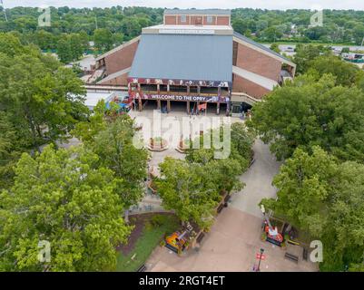 Nashville, Tennessee, USA. 8. Aug. 2023. Die Grand Ole Opry in Nashville, Tennessee, aus der Vogelperspektive. (Kreditbild: © Walter G Arce SR Grindstone medi/ASP) NUR REDAKTIONELLE VERWENDUNG! Nicht für den kommerziellen GEBRAUCH! Stockfoto