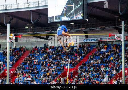 OSTRAVA, TSCHECHIEN, 27. JUNI 2023: Armand Mondo Duplantis in Aktion bei der Leichtathletik-Weltmeisterschaft in Budapest und den Spielen in Paris Stockfoto