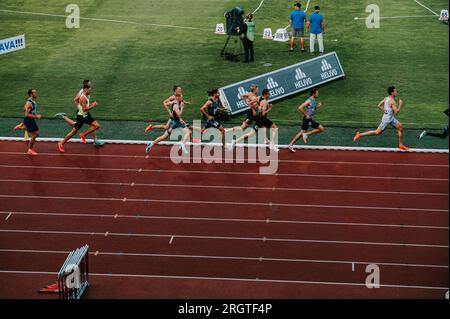 OSTRAVA, TSCHECHIEN, 27. JUNI 2023: Männer nehmen am 800m. Lauf bei der Leichtathletik-Weltmeisterschaft in Budapest und bei den Spielen in Paris Teil Stockfoto