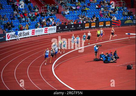 OSTRAVA, TSCHECHIEN, 27. JUNI 2023: Männer nehmen am 800m. Lauf bei der Leichtathletik-Weltmeisterschaft in Budapest und bei den Spielen in Paris Teil Stockfoto