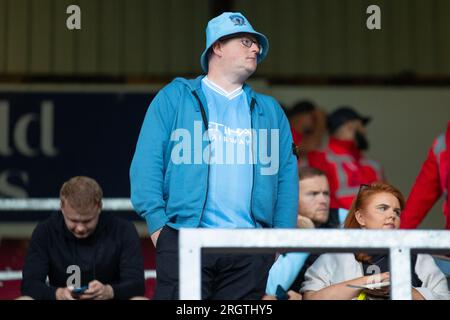 Manchester City-Fan während des Premier League-Spiels zwischen Burnley und Manchester City am Freitag, den 11. August 2023 im Turf Moor in Burnley. (Foto: Mike Morese | MI News) Guthaben: MI News & Sport /Alamy Live News Stockfoto