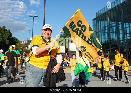 Brisbane, Australien. 12. Aug. 2023. Australische Fans kommen vor dem FIFA Women's World Cup 2023 Quarter-Final-Match Australia Women vs France Women im Suncorp Stadium, Brisbane, Australien, 12. August 2023 (Foto von Patrick Hoelscher/News Images) in, am 8./12. August 2023. (Foto: Patrick Hoelscher/News Images/Sipa USA) Guthaben: SIPA USA/Alamy Live News Stockfoto