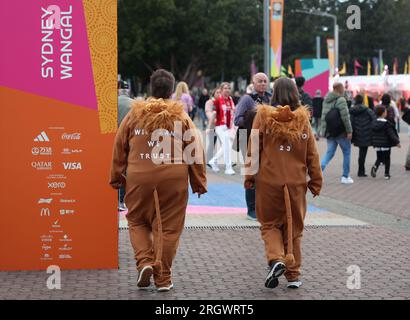 Englische Fans kleideten Lionesses vor dem Viertelfinale der FIFA Women's World Cup im Stadium Australia, Sydney. Foto: Samstag, 12. August 2023. Stockfoto