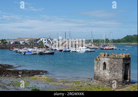 Ardglass, Vereinigtes Königreich – 23. Juni 2023: Boote, die bei Ardglass Marian in Nordirland angelegt haben Stockfoto