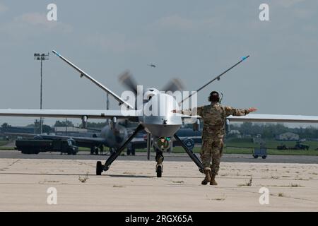 MQ-9 Reaper nach seiner Ankunft an der Niagara Falls Air Reserve Station, New York, 9. August 2023. Foto der US-Luftwaffe von Senior Airman Kylar Vermeulen Stockfoto