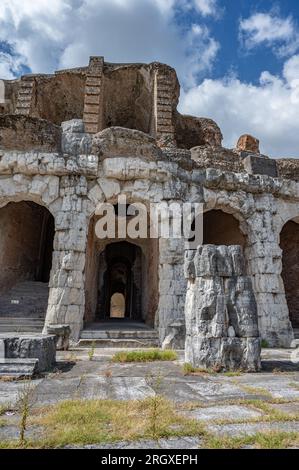 Das Campanian Amphitheater ist ein römisches Amphitheater in der Stadt Santa Maria Capua Vetere - zeitgleich mit dem antiken Capua - zweitgrößter Platz Stockfoto