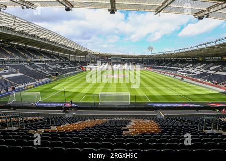 Hull, UK. 12. Aug. 2023. Allgemeiner Blick ins Stadion während des mittwochs stattfindenden Fußballspiels Hull City FC gegen Sheffield FC EFL Championship im MKM Stadium, Hull, Großbritannien am 12. August 2023 Gutschrift: Jede zweite Media/Alamy Live News Stockfoto