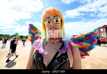 Prag, Tschechische Republik. 12. Aug. 2023. Das LGBT-Festival Prague Pride gipfelte mit einem Konzert auf der Letna-Ebene in Prag. Tschechische Republik, am 12. August 2023. Kredit: Katerina Sulova/CTK Photo/Alamy Live News Stockfoto