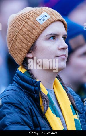 Melbourne, Victoria, Australien. 12. Aug. 2023. MELBOURNE, AUSTRALIEN - 12. AUGUST: Matildas-Fans beim Melbourne Fan Festival mit großen Zuschauern beim australischen Matildas gegen Frankreich Les Bleus bei der FIFA Women's World Cup Australia & Neuseeland 2023 am Federation Square am 12. August 2023 (Bild: © Chris Putnam/ZUMA Press Wire) NUR REDAKTIONELLE VERWENDUNG! Nicht für den kommerziellen GEBRAUCH! Kredit: ZUMA Press, Inc./Alamy Live News Stockfoto