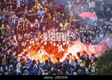 Melbourne, Victoria, Australien. 12. Aug. 2023. MELBOURNE, AUSTRALIEN - 12. AUGUST: Allgemeine Ansicht des Melbourne Fan Festivals mit großen Zuschauern, die auf der FIFA Women's World Cup Australia & Neuseeland 2023 am Federation Square am 12. August 2023 australische Matildas vs. France Les Bleus sehen (Bild: © Chris Putnam/ZUMA Press Wire) – REDAKTIONELLE VERWENDUNG! Nicht für den kommerziellen GEBRAUCH! Kredit: ZUMA Press, Inc./Alamy Live News Stockfoto