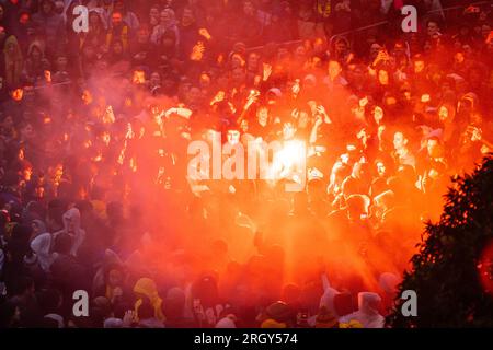 Melbourne, Victoria, Australien. 12. Aug. 2023. MELBOURNE, AUSTRALIEN - 12. AUGUST: Allgemeine Ansicht des Melbourne Fan Festivals mit großen Zuschauern, die auf der FIFA Women's World Cup Australia & Neuseeland 2023 am Federation Square am 12. August 2023 australische Matildas vs. France Les Bleus sehen (Bild: © Chris Putnam/ZUMA Press Wire) – REDAKTIONELLE VERWENDUNG! Nicht für den kommerziellen GEBRAUCH! Kredit: ZUMA Press, Inc./Alamy Live News Stockfoto